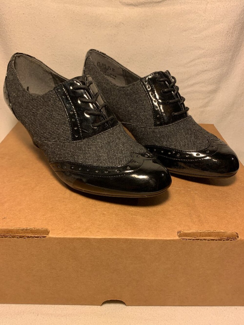 Tweed Pumps, Black, Size 6.5W